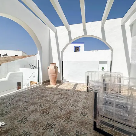 Designer Styled Townhouse With Pool Dom01
