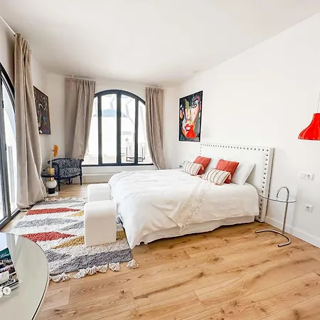 Designer Styled Townhouse With Pool Dom01 Holiday home