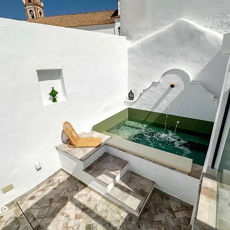 Designer Styled Townhouse With Pool Dom01 Holiday home