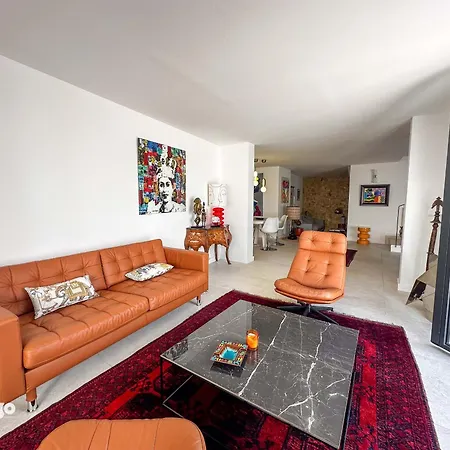 Designer Styled Townhouse With Pool Dom01 Holiday home *