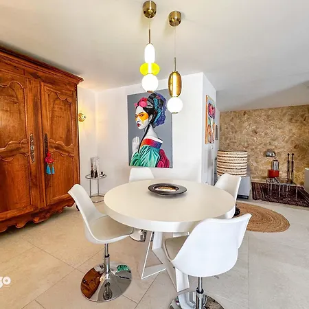 Designer Styled Townhouse With Pool Dom01 Holiday home *