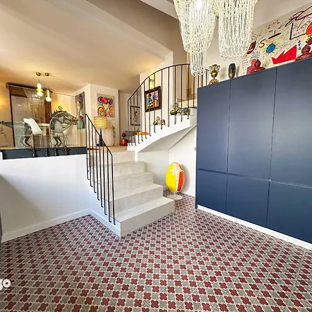 Designer Styled Townhouse With Pool Dom01 Holiday home