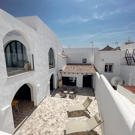 Designer Styled Townhouse With Pool Dom01 Holiday home